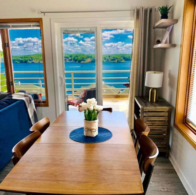 The Best Lake View In Ozark. レイク・オザーク エクステリア 写真